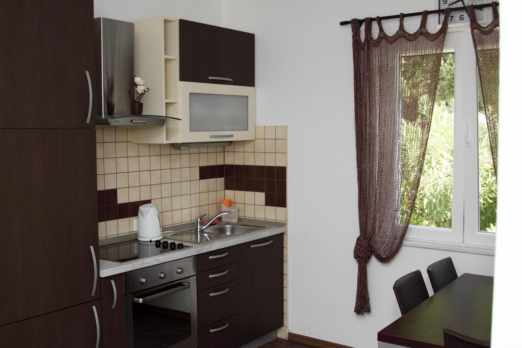 Apartments Vila Oksana Mimice Luaran gambar