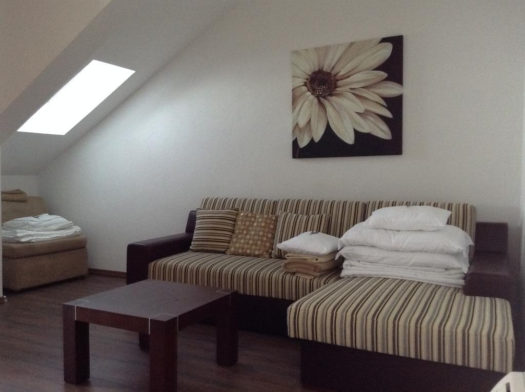 Apartments Vila Oksana Mimice Luaran gambar