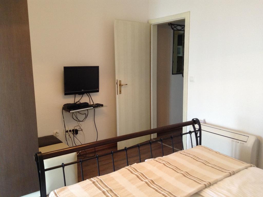 Apartments Vila Oksana Mimice Luaran gambar