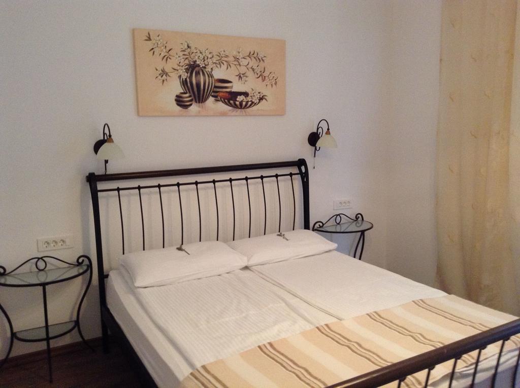 Apartments Vila Oksana Mimice Luaran gambar