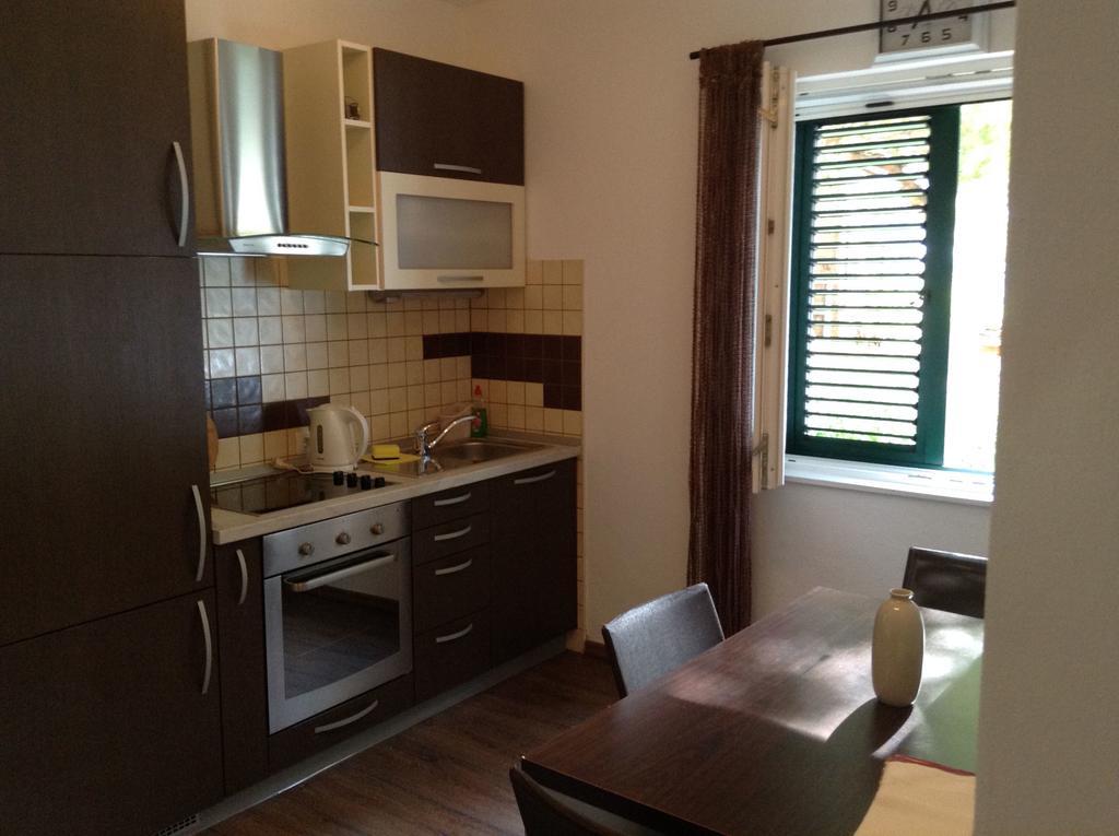 Apartments Vila Oksana Mimice Luaran gambar