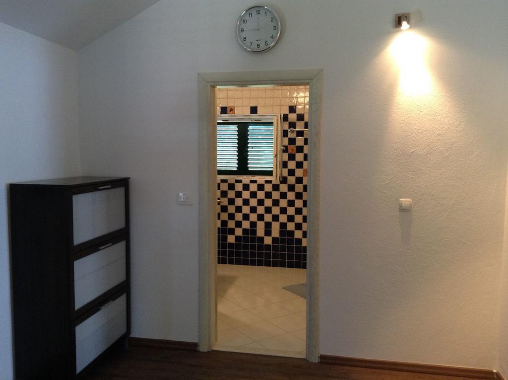 Apartments Vila Oksana Mimice Luaran gambar