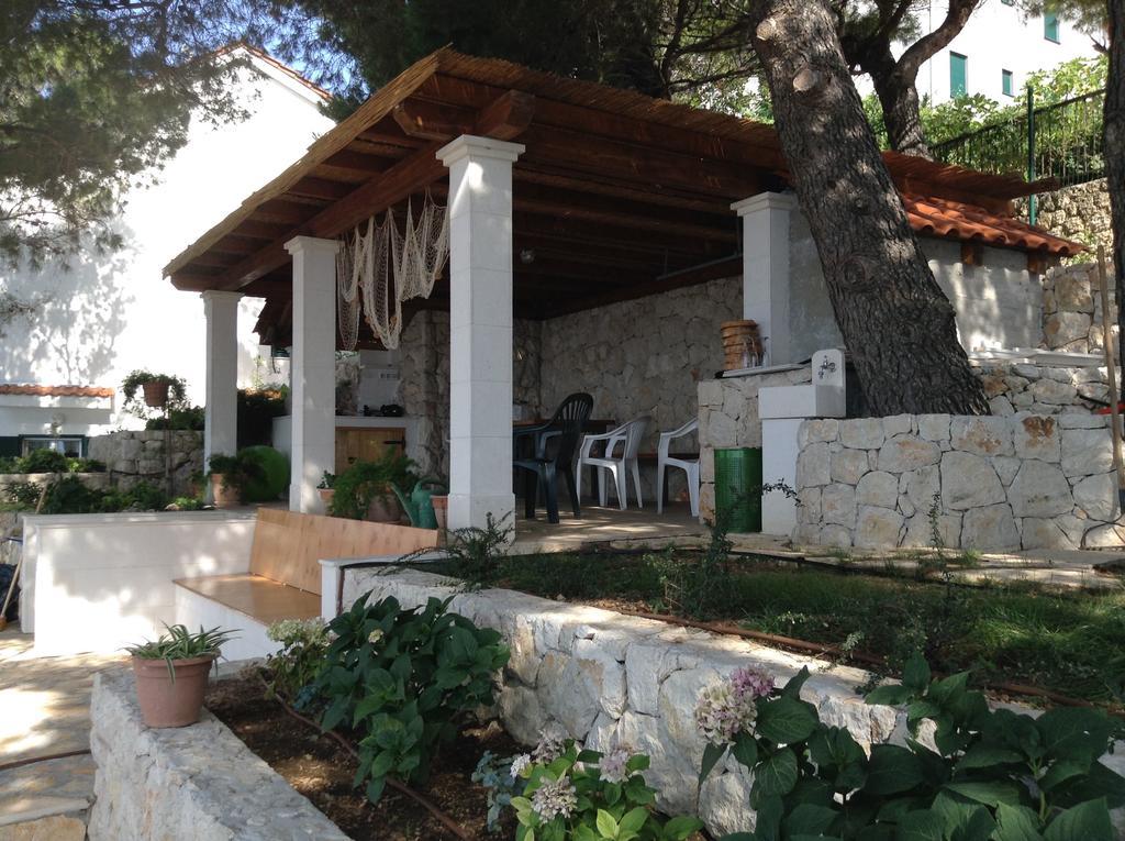 Apartments Vila Oksana Mimice Luaran gambar